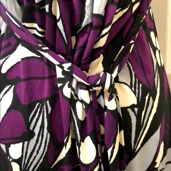 Forever 21 Juniors Vneck Tank with Back Tie Medium - Picture 5 of 6